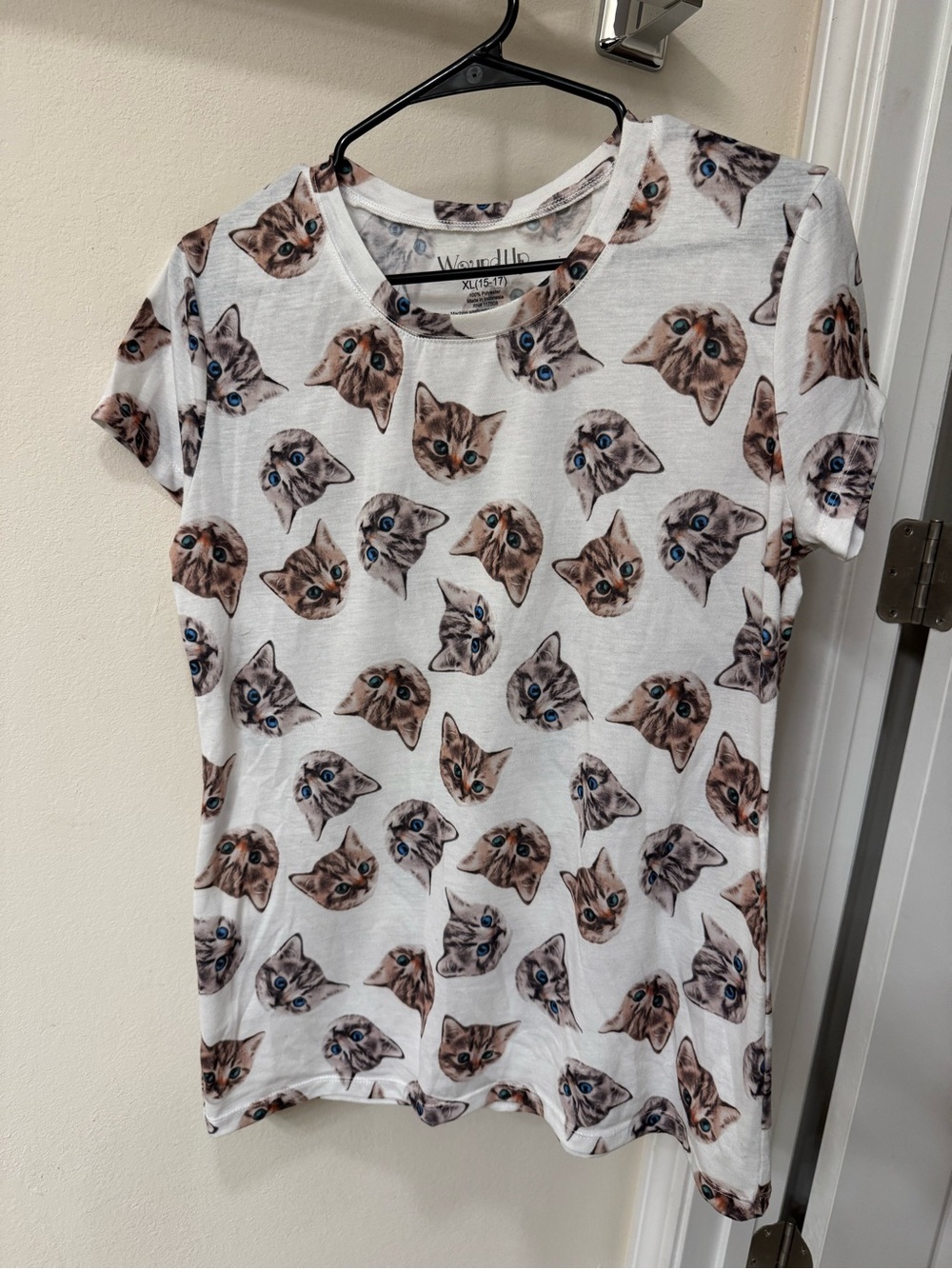Wound Up Cat Face Graphic Tee XL Cute Kitten Print Shirt